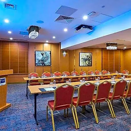 Hotel Express - Airport Arnavutkoy By Ihg 4*