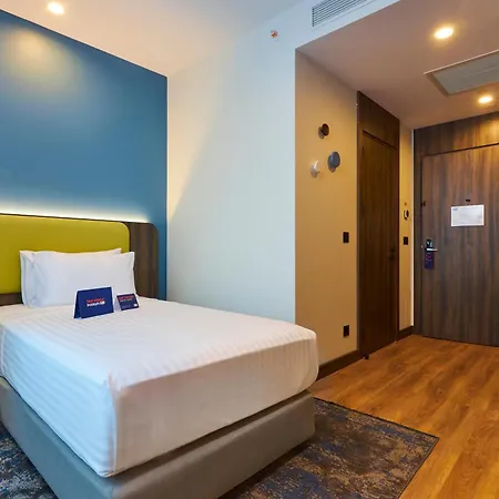 Express - Airport Arnavutkoy By Ihg Отель 4*