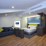 Express - Airport Arnavutkoy By Ihg Отель Стамбул